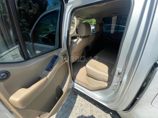 Nissan Navara 2011, 320,000 km - 2.5 l - Bakı