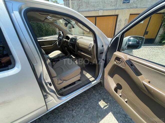 Nissan Navara 2011, 320,000 km - 2.5 l - Bakı