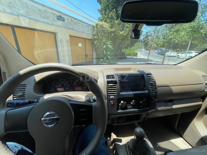 Nissan Navara 2011, 320,000 km - 2.5 l - Bakı