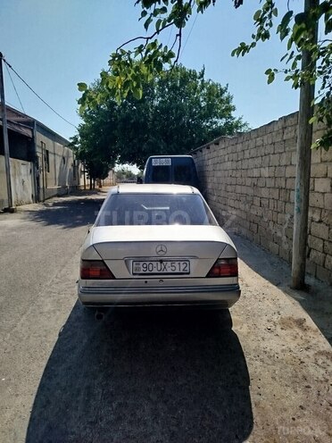 Mercedes E 220 1995, 412,000 km - 2.2 l - Bakı