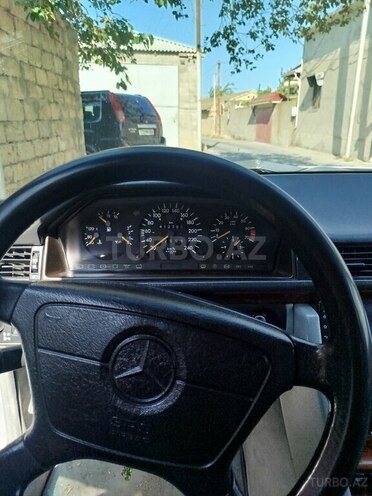 Mercedes E 220 1995, 412,000 km - 2.2 l - Bakı