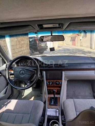 Mercedes E 220 1995, 412,000 km - 2.2 l - Bakı