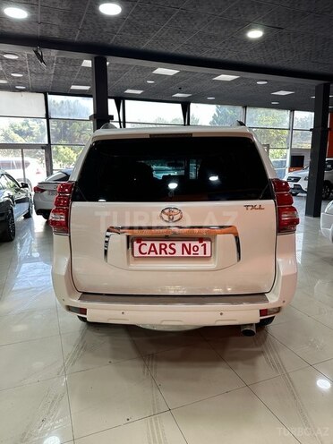 Toyota Land Cruiser Prado-8