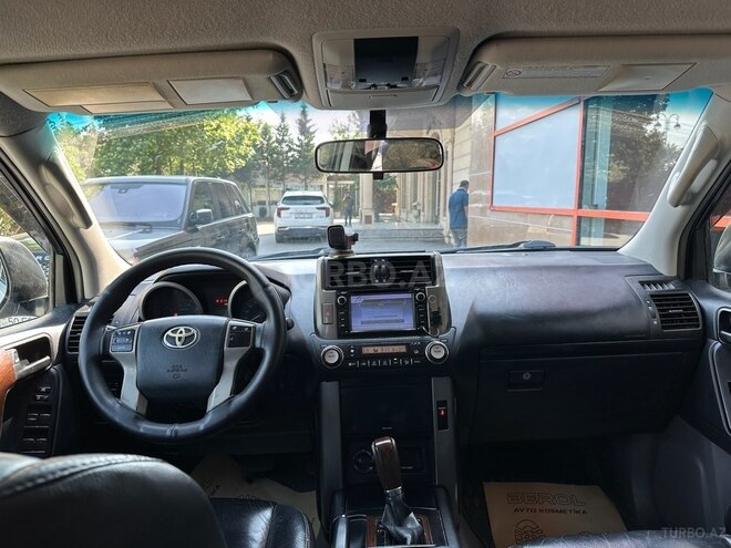 Toyota Land Cruiser Prado-13