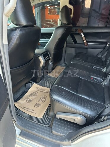 Toyota Land Cruiser Prado-11