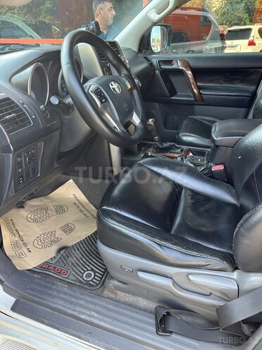 Toyota Land Cruiser Prado-12
