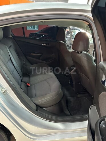 Chevrolet Cruze-12