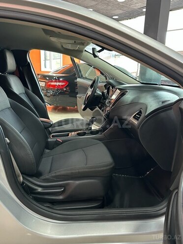 Chevrolet Cruze-14