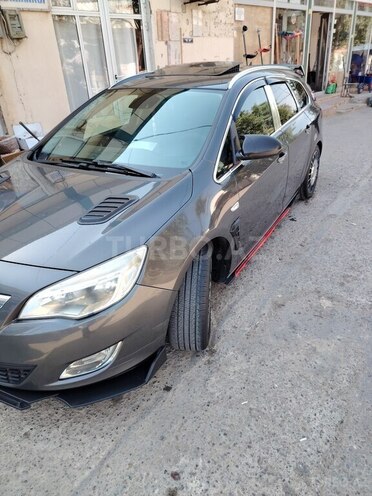 Opel Astra 2011, 160,000 km - 1.4 л - Şirvan