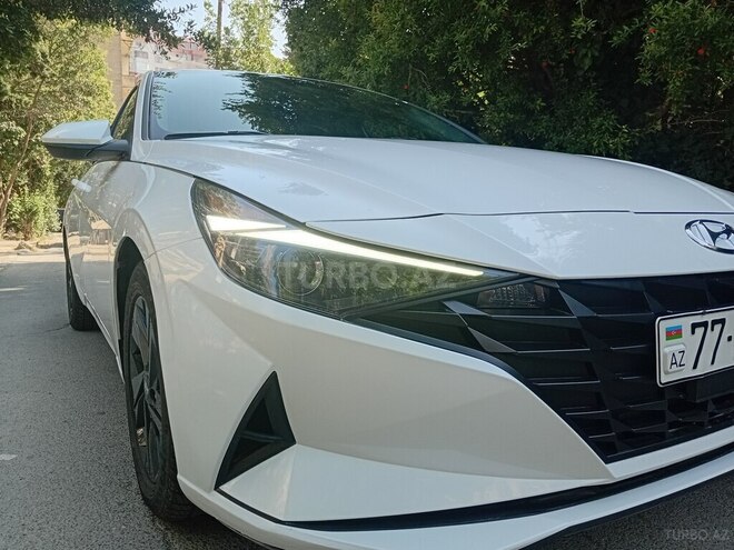 Hyundai Elantra-2
