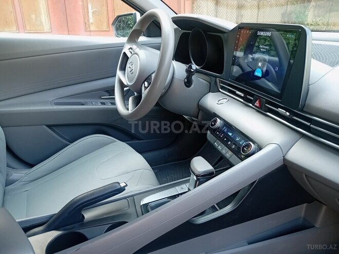 Hyundai Elantra-5