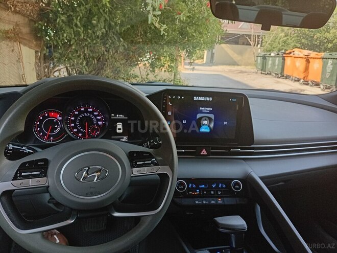 Hyundai Elantra-4