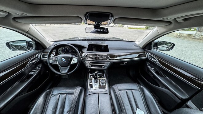 BMW 740 2017, 276,000 km - 3.0 l - Sumqayıt