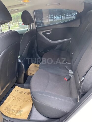 Hyundai Elantra 2015, 210,879 km - 1.8 l - Gəncə