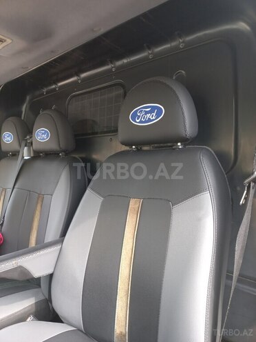 Ford Transit-4