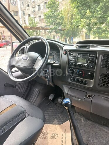 Ford Transit-6