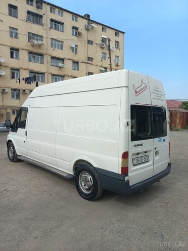 Ford Transit-10