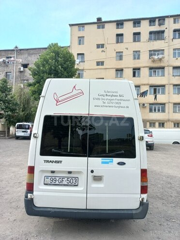 Ford Transit-11