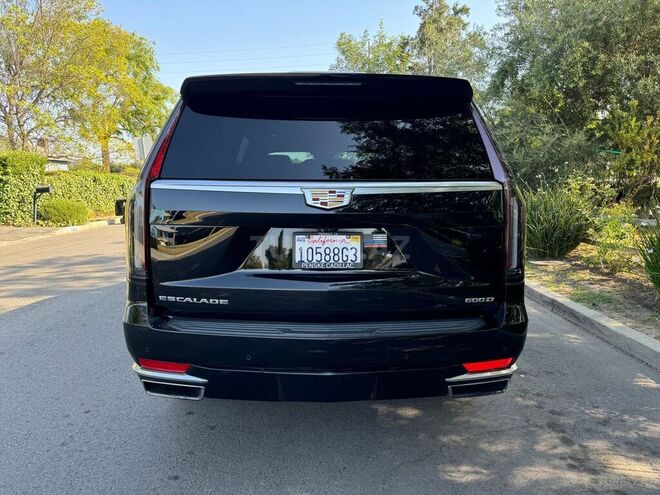 Cadillac Escalade-6