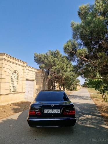 Mercedes E 220 d 2000, 385,000 km - 2.2 л - Bakı