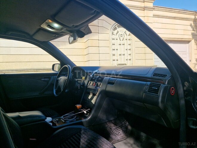 Mercedes E 220 d 2000, 385,000 km - 2.2 л - Bakı