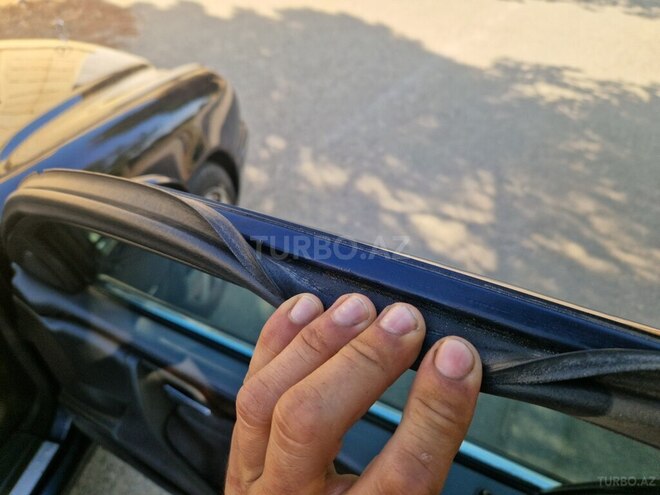 Mercedes E 220 d 2000, 385,000 km - 2.2 л - Bakı