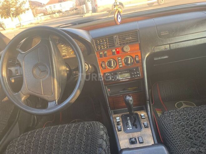 Mercedes C 220 1995, 415,000 km - 2.2 l - Ucar