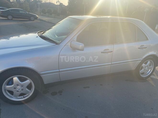 Mercedes C 220 1995, 415,000 km - 2.2 l - Ucar