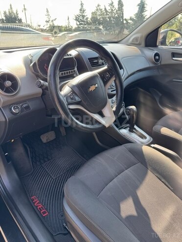 Chevrolet Aveo-10