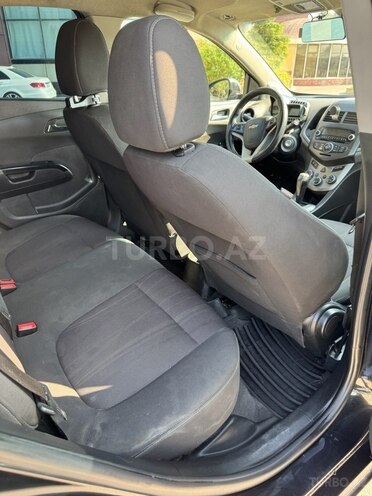 Chevrolet Aveo-13
