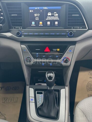 Hyundai Elantra-5