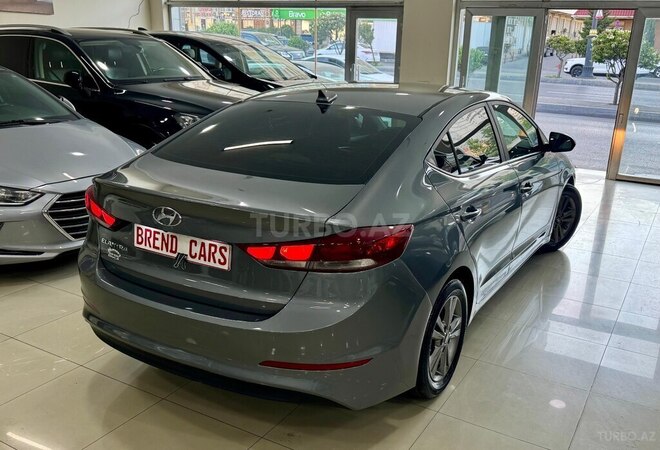 Hyundai Elantra-20
