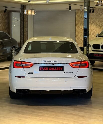Maserati Quattroporte-2