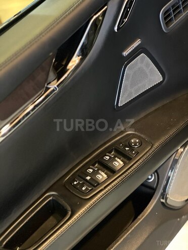 Maserati Quattroporte-9