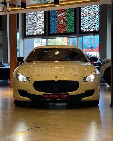 Maserati Quattroporte-1