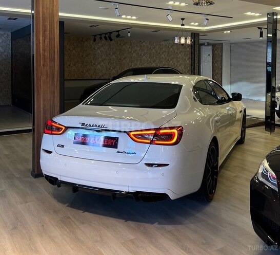 Maserati Quattroporte-5