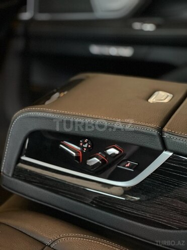 BMW 740-13