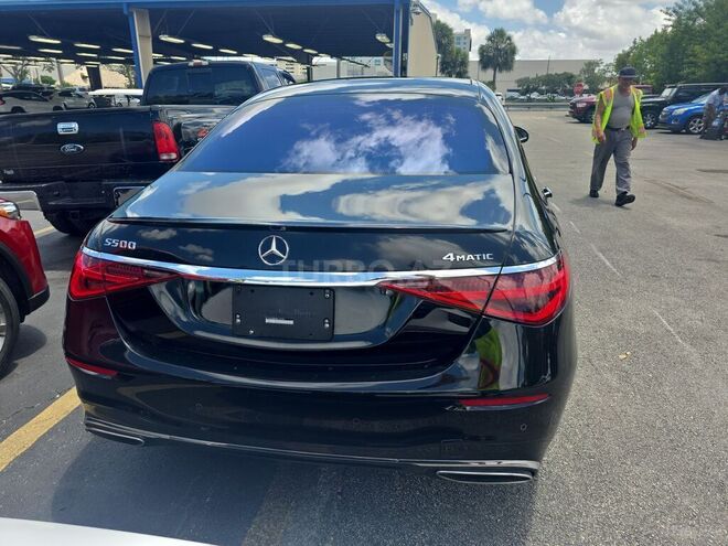 Mercedes S 500 4MATIC-4
