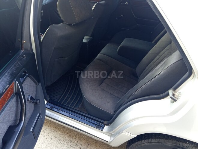 Mercedes E 220 1995, 228,000 km - 2.2 l - Bakı