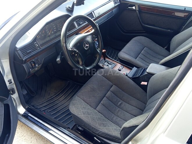 Mercedes E 220 1995, 228,000 km - 2.2 l - Bakı