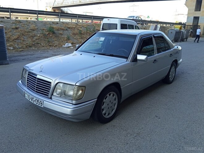 Mercedes E 220 1995, 228,000 km - 2.2 l - Bakı