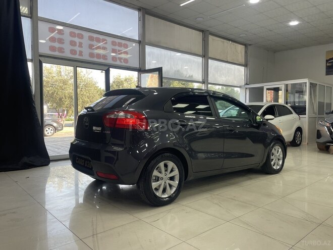 Kia Rio-12