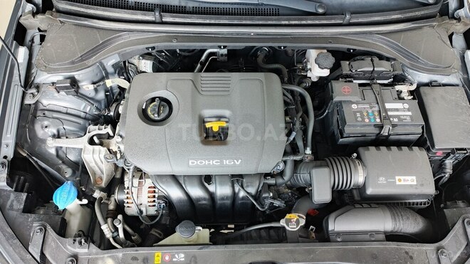 Hyundai Elantra-24