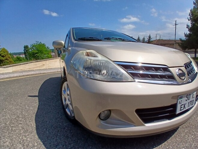 Nissan Tiida-2