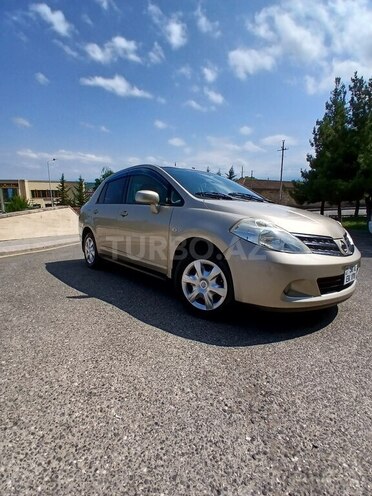 Nissan Tiida-3