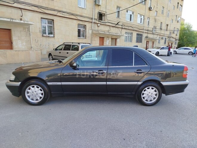 Mercedes C 200 1995, 297,000 km - 2.0 l - Bakı