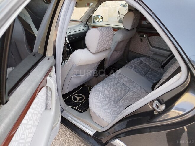 Mercedes C 200 1995, 297,000 km - 2.0 l - Bakı