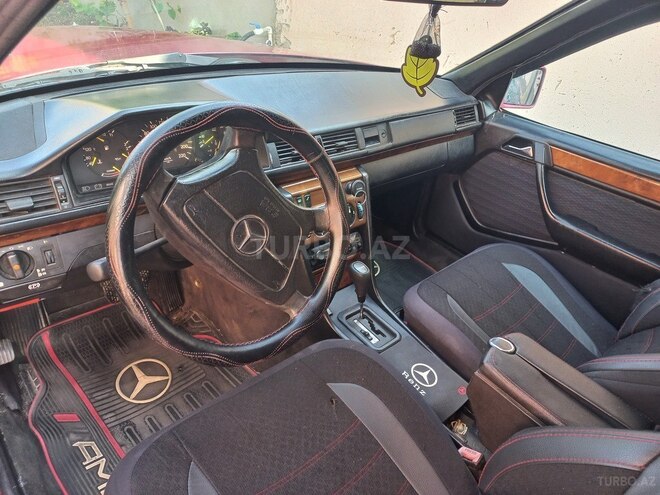 Mercedes E 220 1993, 198,220 km - 2.2 л - Bakı