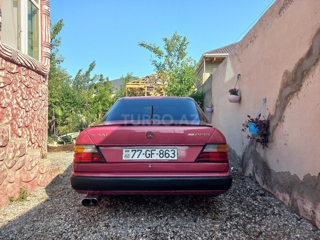 Mercedes E 220 1993, 198,220 km - 2.2 л - Bakı