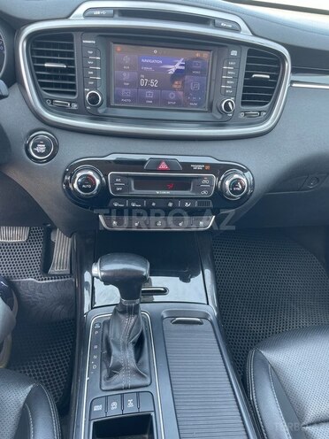 Kia Sorento-8